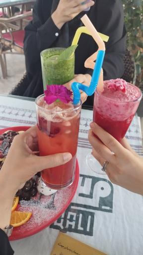 عکس کافه مس و قالی