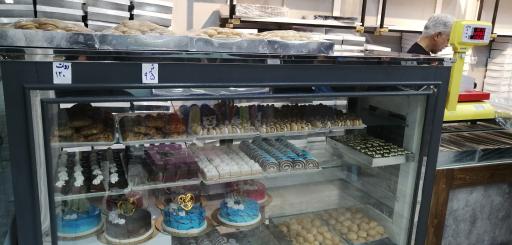 عکس کافه قنادی ریل