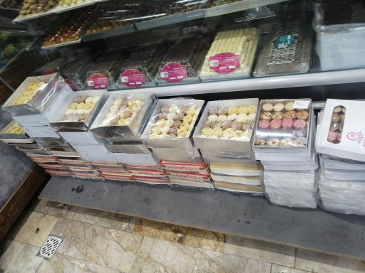 عکس کافه قنادی ریل