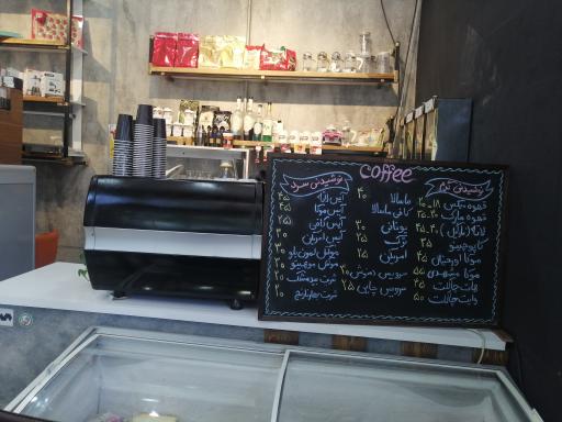 عکس کافه قنادی ریل