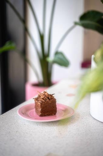 عکس کافه قنادی ولی عصر