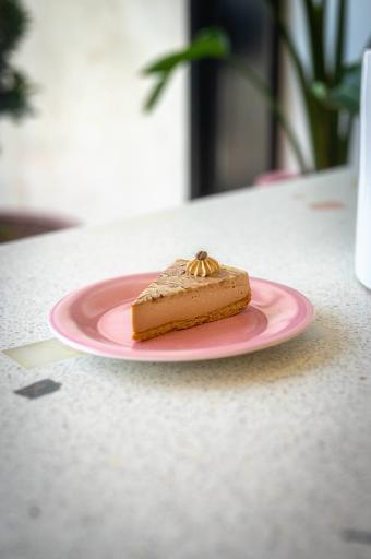 عکس کافه قنادی ولی عصر