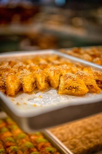 عکس کافه قنادی ولی عصر