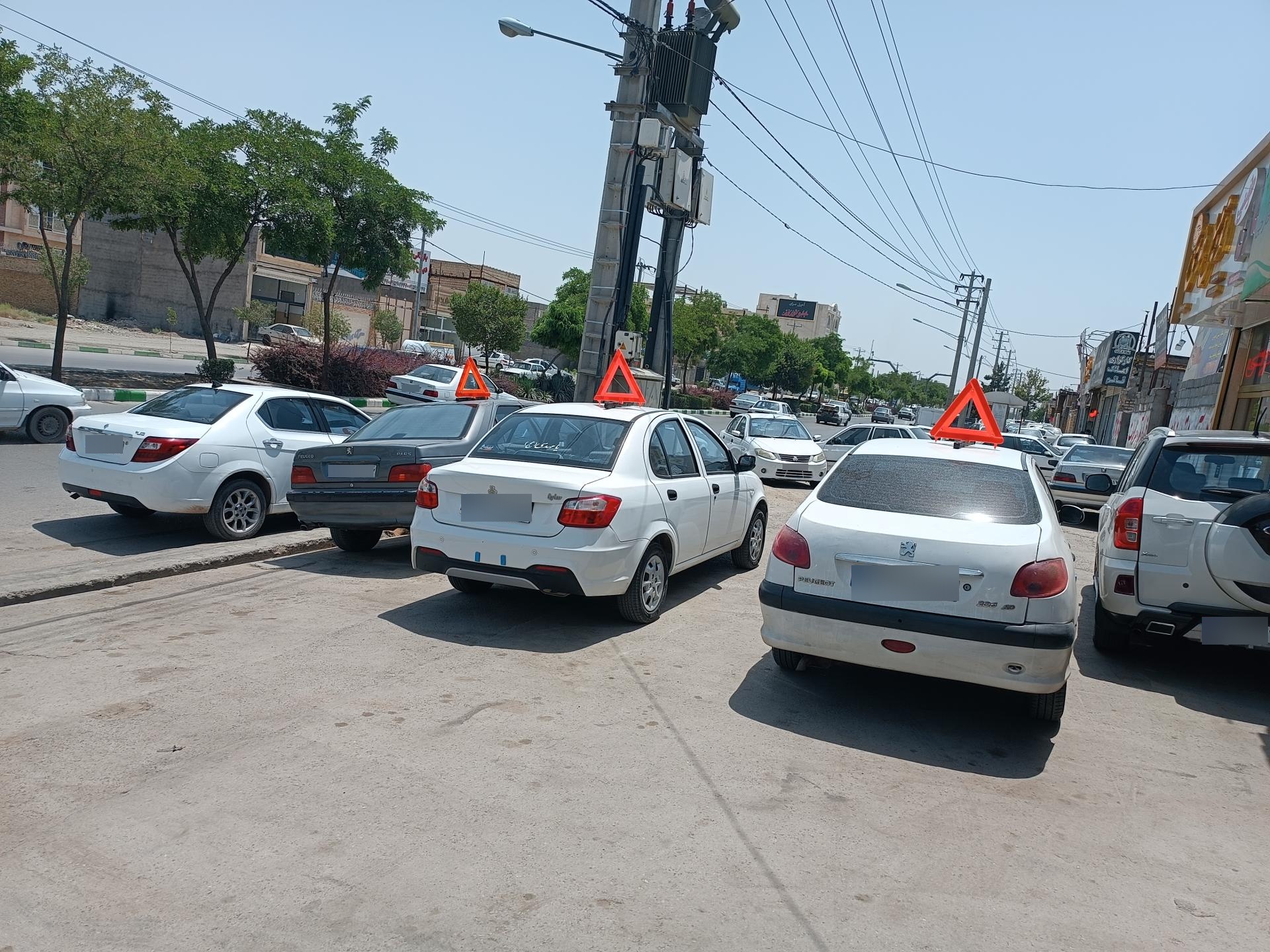 عکس نمایشگاه اتومبیل پارس 