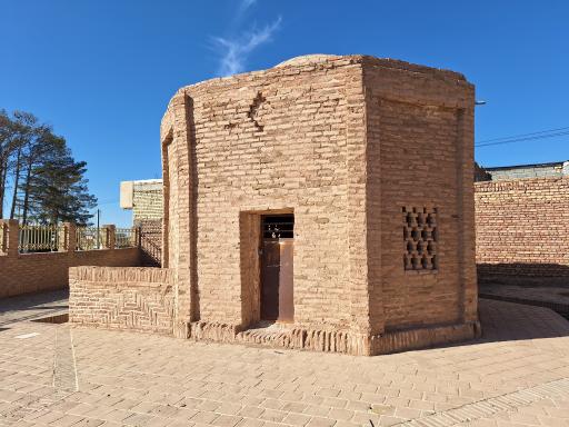عکس مزار میرزاها