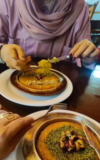 عکس باقلوا و کنافه داغ لذت سنتر تبریز