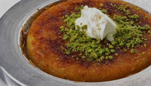 باقلوا و کنافه داغ لذت سنتر تبریز