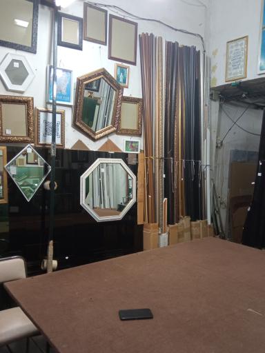 عکس شیشه و آینه و قابسازی دانیال