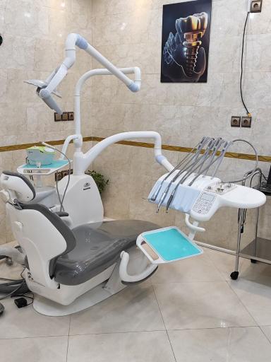 عکس مطب دکتر عماد فروغی‌زاد