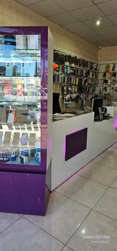 عکس موبایل نیاتل طلایی