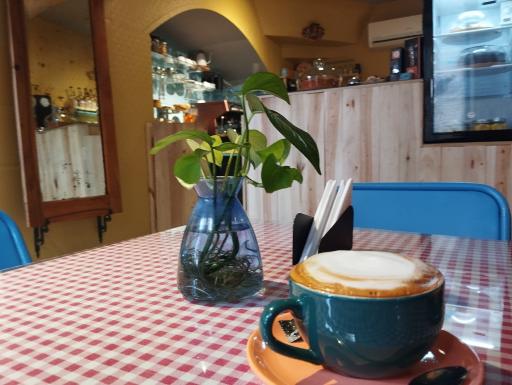 عکس کافه و مطبخ آوان لانژ