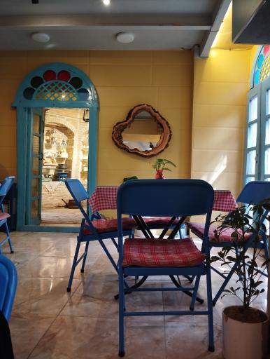 عکس کافه و مطبخ آوان لانژ