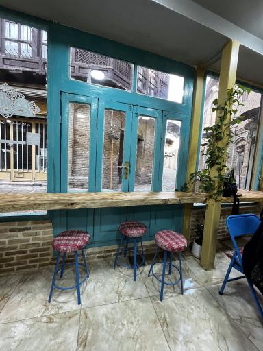 عکس کافه و مطبخ آوان لانژ