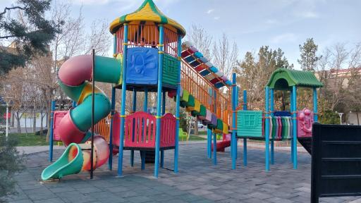 عکس زمین بازی کودکان