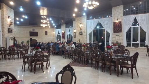 عکس رستوران جنگلی سما