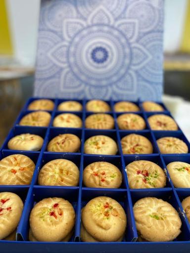 عکس کاک پزی و کلوچه سنتی منوچهر شعبه مطهری