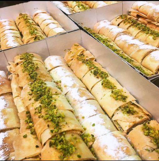 عکس کاک پزی و کلوچه سنتی منوچهر شعبه مطهری