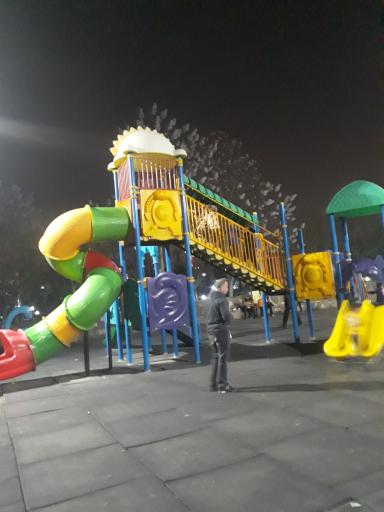 بوستان صادقیه