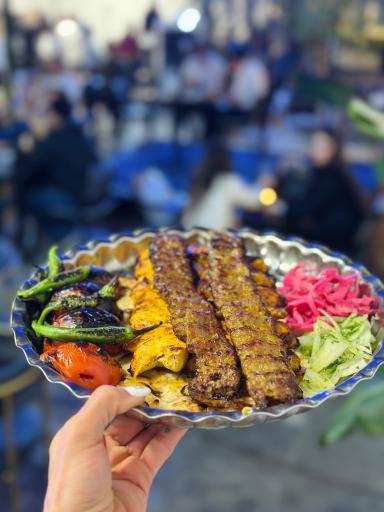 عکس کافه رستوران ایرانی مزه‌طور