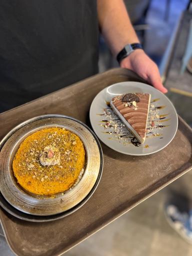 عکس کافه رستوران ایرانی مزه‌طور