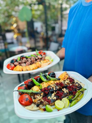 عکس کافه رستوران ایرانی مزه‌طور