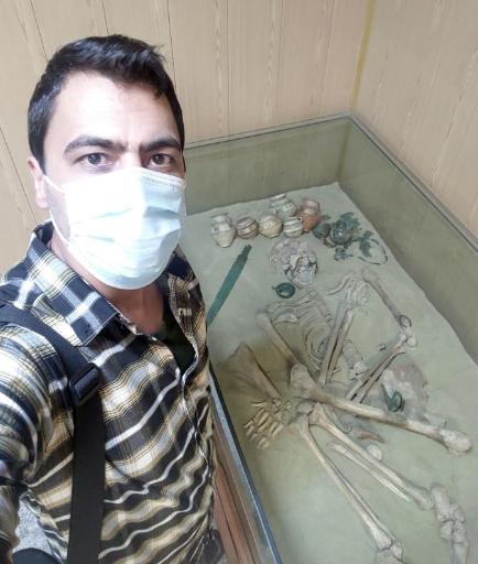 عکس گورستان هگمتانه