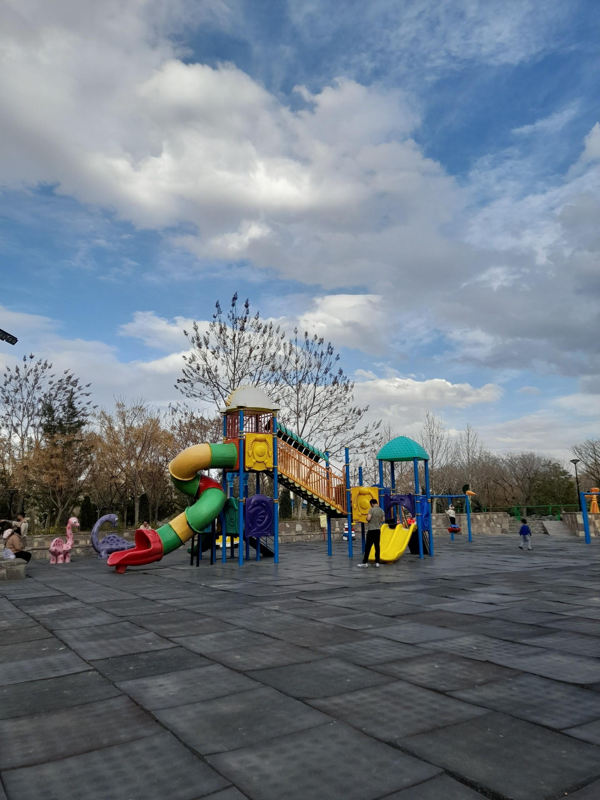 عکس بوستان صادقیه