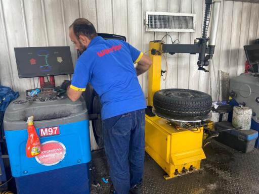 عکس مرکز خدمات غرب هایپر تایر