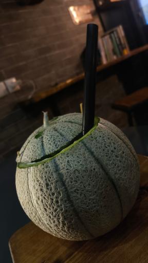 عکس کافه نیمکت