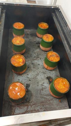 عکس سفره خانه سنتی بهشت