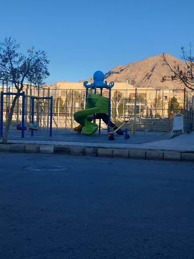 عکس زمین بازی کودکان