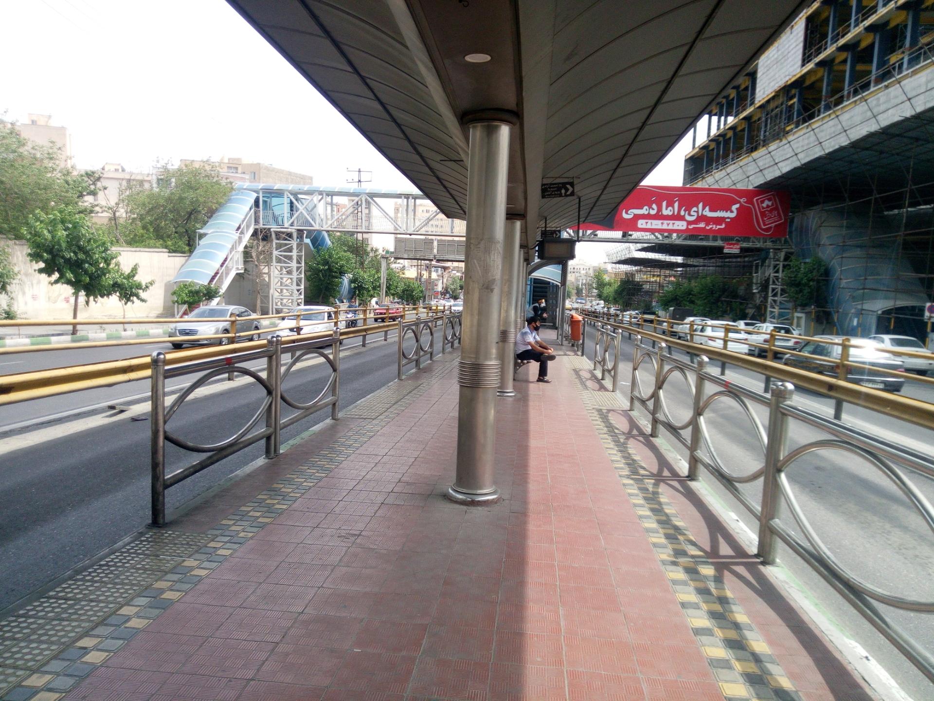 عکس ایستگاه اتوبوس تیراژه