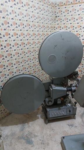 عکس عمارت کلاه فرنگی