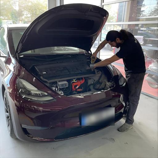 تعمیرگاه خودروهای خارجی نریمان