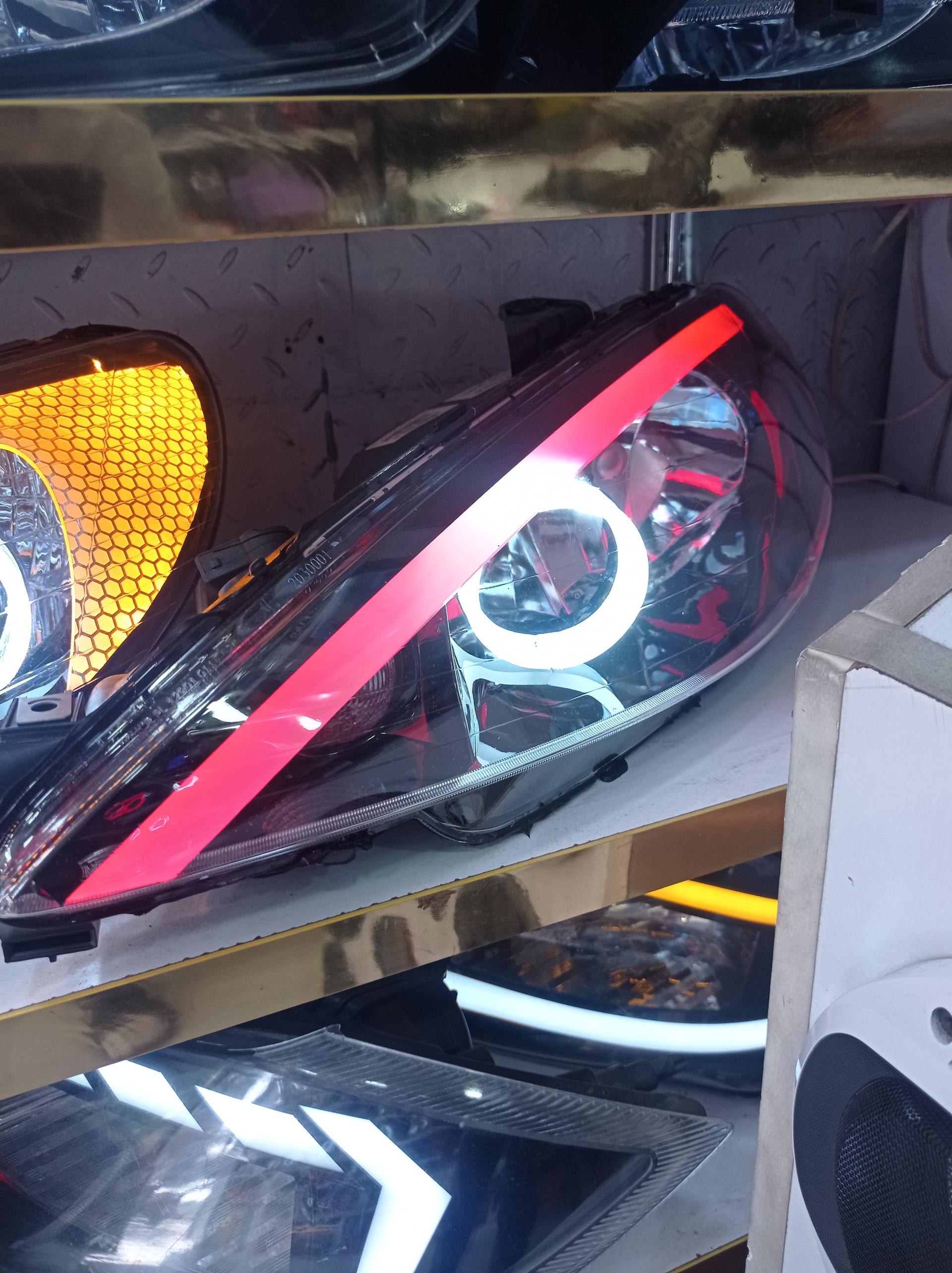 عکس خدمات چراغ و تنظیم نور نئون لایت