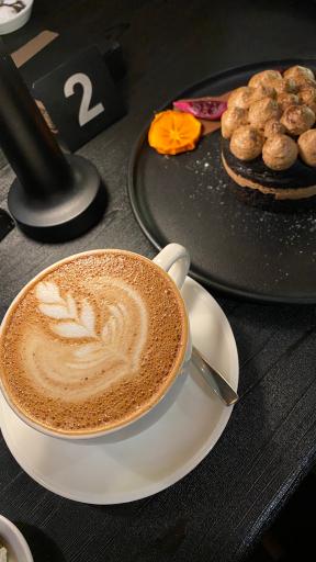 عکس وی کافه