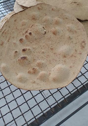 عکس نانوایی سنتی رهگذر