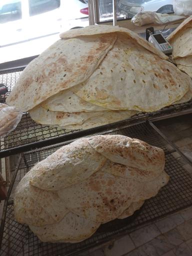 عکس نانوایی سنتی رهگذر