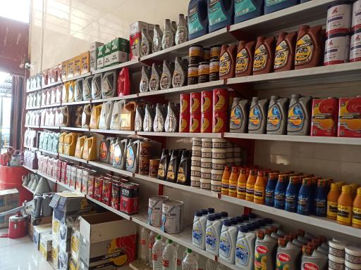 عکس تعویض روغن و پنچرگیری ماهور