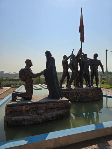 عکس یادمان زنان ایثارگر دفاع مقدس