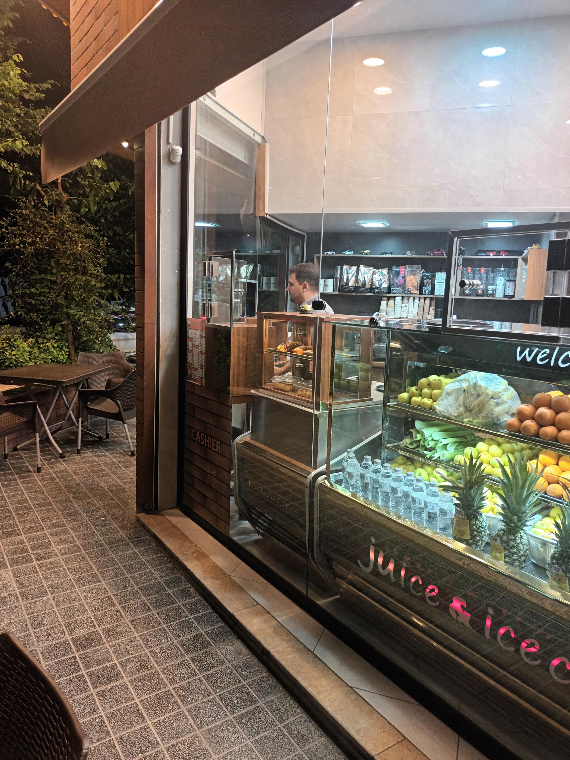 عکس کافه بستنی سلاله