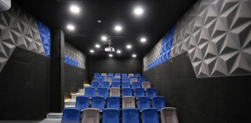 عکس پردیس سینمای مهر قدس