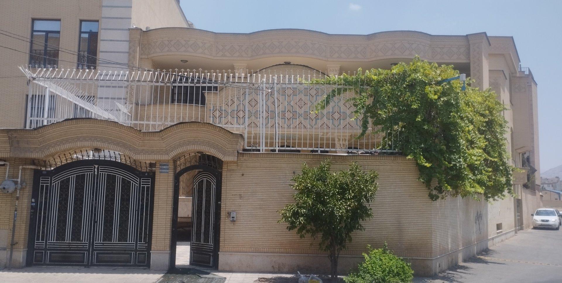 عکس دبستان عهد شاکرین