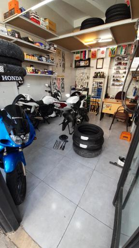 عکس تعمیرگاه مرکزی موتور ژاپن