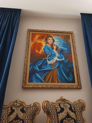 گالری نقاشی بوم قرمز 