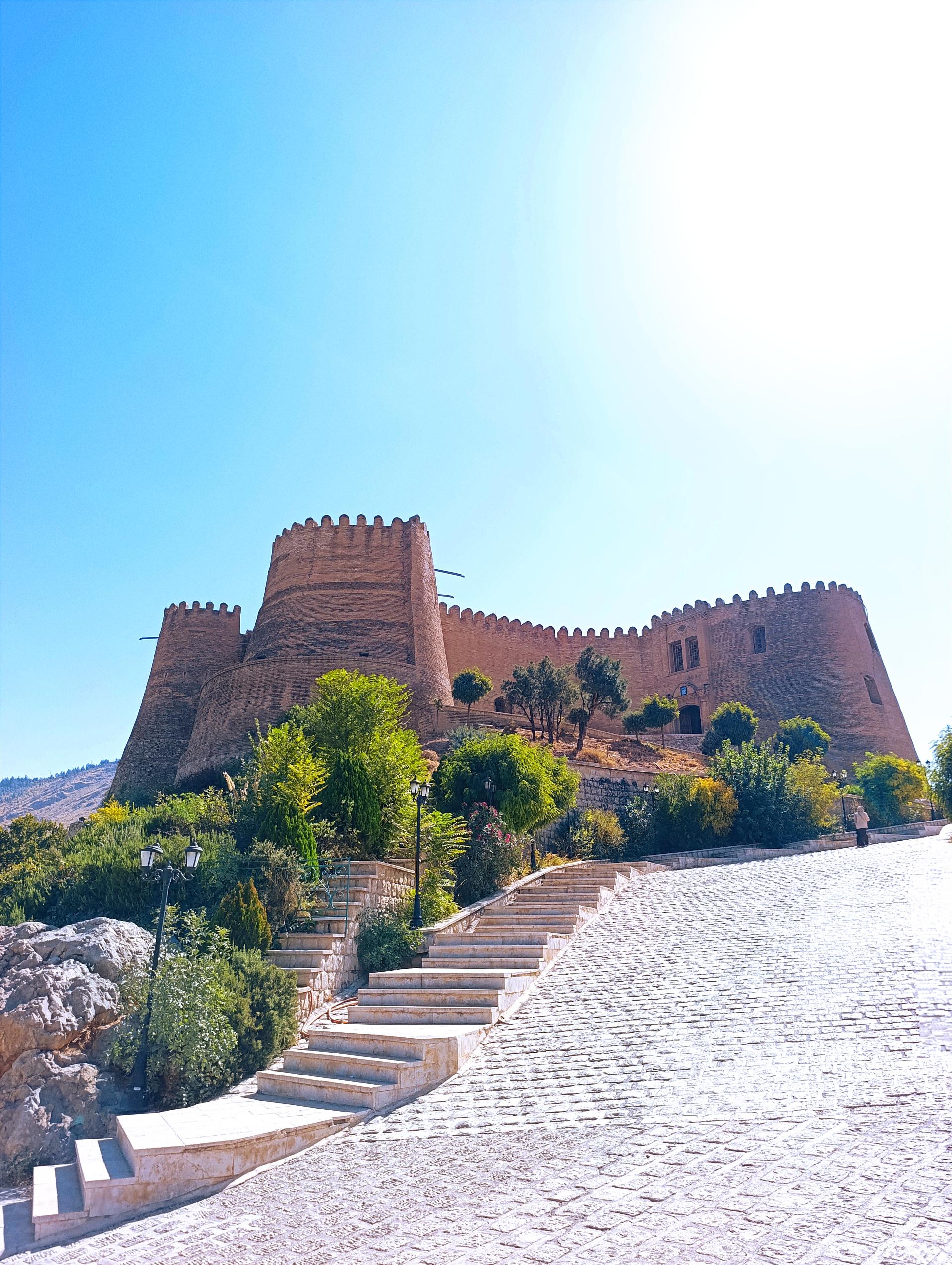 عکس قلعه فلک الافلاک (دژ شاپور خواست)