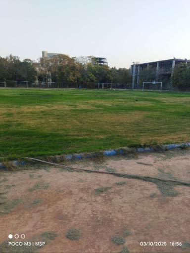 عکس زمین ورزش پردیس شهید بهشتی