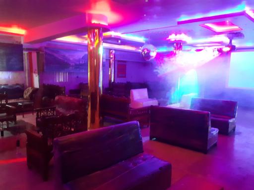 عکس کافه سنتی نازی 