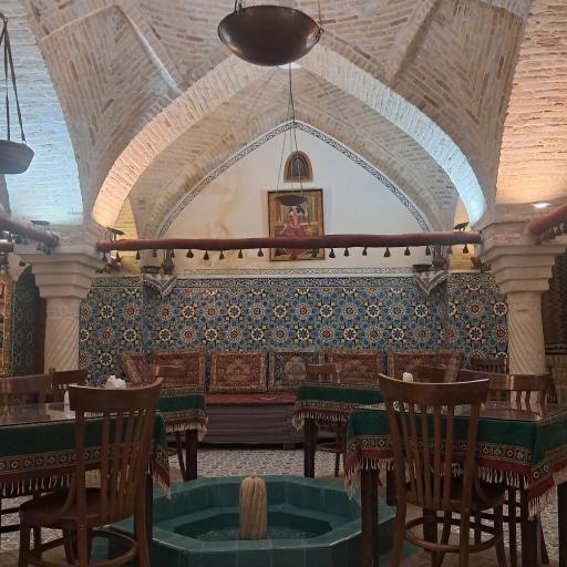 عکس سفره خانه و چایخانه سنتی حاج داداش (حمام)
