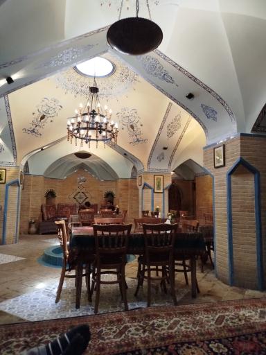 عکس سفره خانه و چایخانه سنتی حاج داداش (حمام)